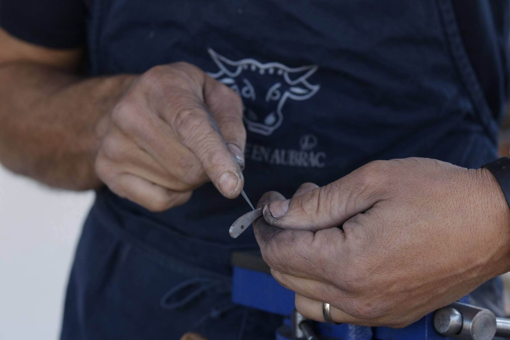 making a laguiole knife