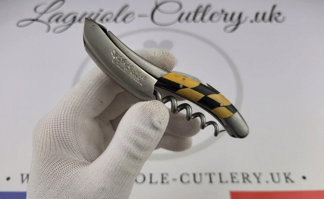 sommelier laguiole en aubrac damier buis/Ébène
