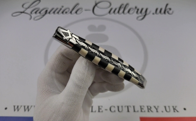 laguiole pocket knife freemason bee draughtboard in ebony and ivory video
