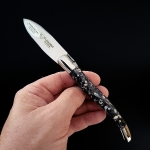 laguiole knife mussel shells