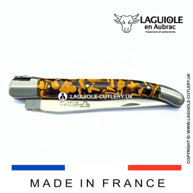 laguiole pocket knife with handle made from recycled walnut shells