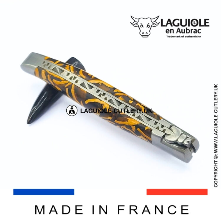 laguiole pocket knife with handle made from recycled walnut shells