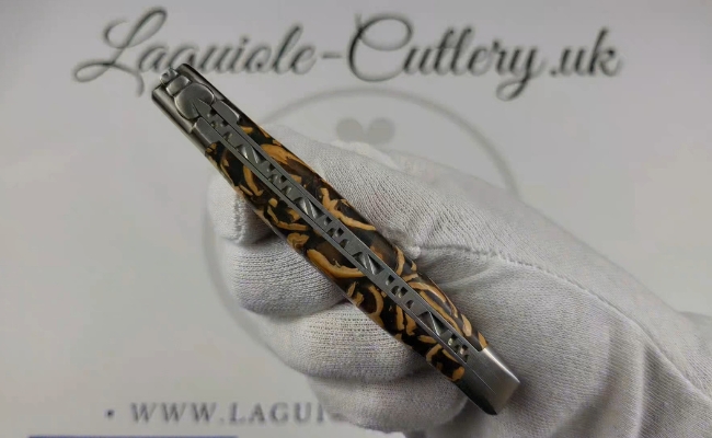 laguiole pocket knife with handle made from recycled walnut shells