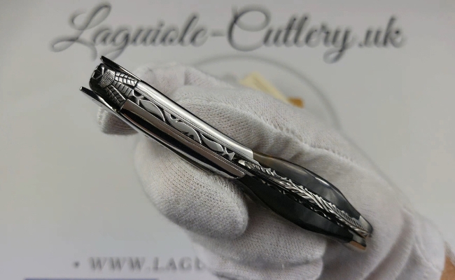 laguiole sommelier corkscrew crafted bee edition ram horn