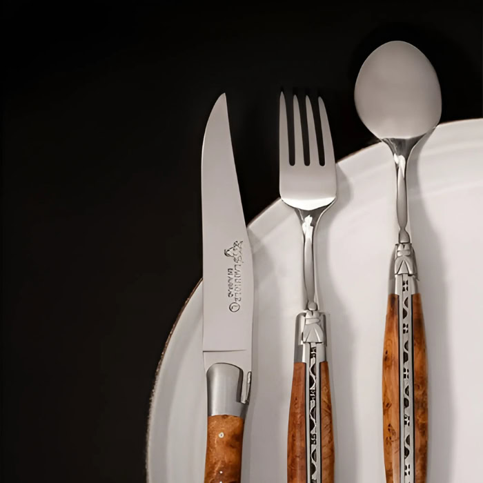 knife fork and spoon